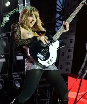Victoria De Angelis / Maneskin bassist / vicdeangelis nude photo #0681