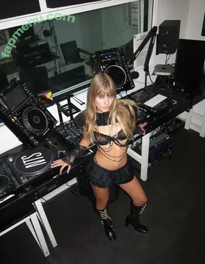Victoria De Angelis / Maneskin bassist / vicdeangelis nude photo #0886