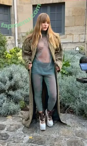 Victoria De Angelis / Maneskin bassist / vicdeangelis nude photo #0901