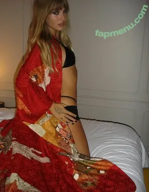 Victoria De Angelis / Maneskin bassist / vicdeangelis nude photo #0920