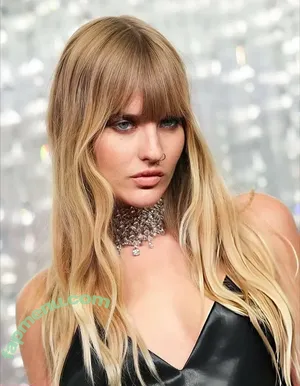 Victoria De Angelis / Maneskin bassist / vicdeangelis nude photo #0946