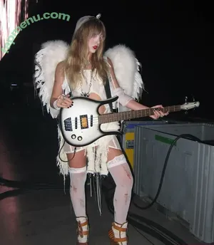 Victoria De Angelis / Maneskin bassist / vicdeangelis nude photo #0956