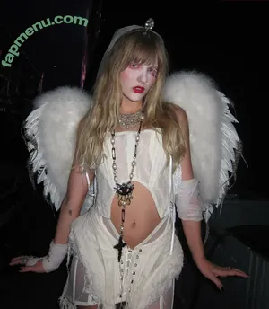 Victoria De Angelis / Maneskin bassist / vicdeangelis nude photo #0957