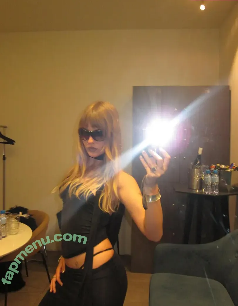 Victoria De Angelis nude photo #0722 (Maneskin bassist / vicdeangelis)