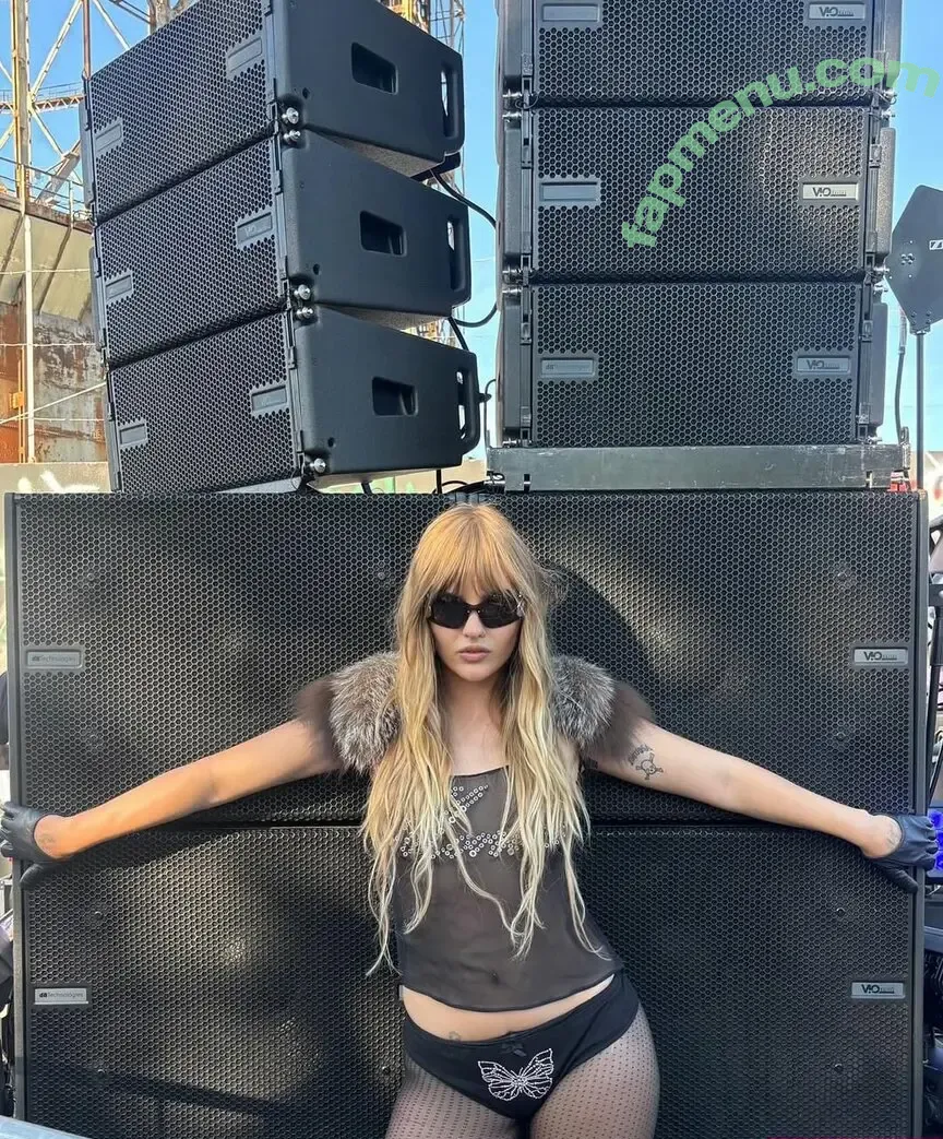 Victoria De Angelis nude photo #0726 (Maneskin bassist / vicdeangelis)