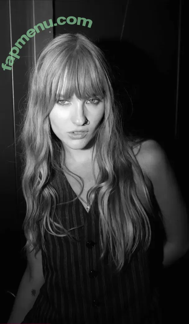 Victoria De Angelis nude photo #0902 (Maneskin bassist / vicdeangelis)