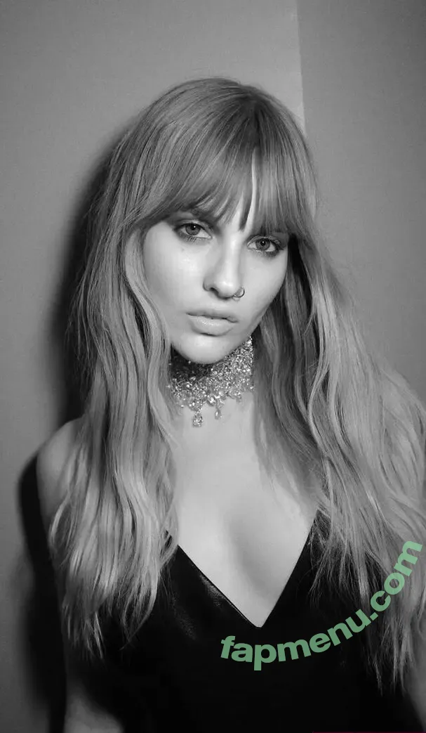 Victoria De Angelis nude photo #0943 (Maneskin bassist / vicdeangelis)