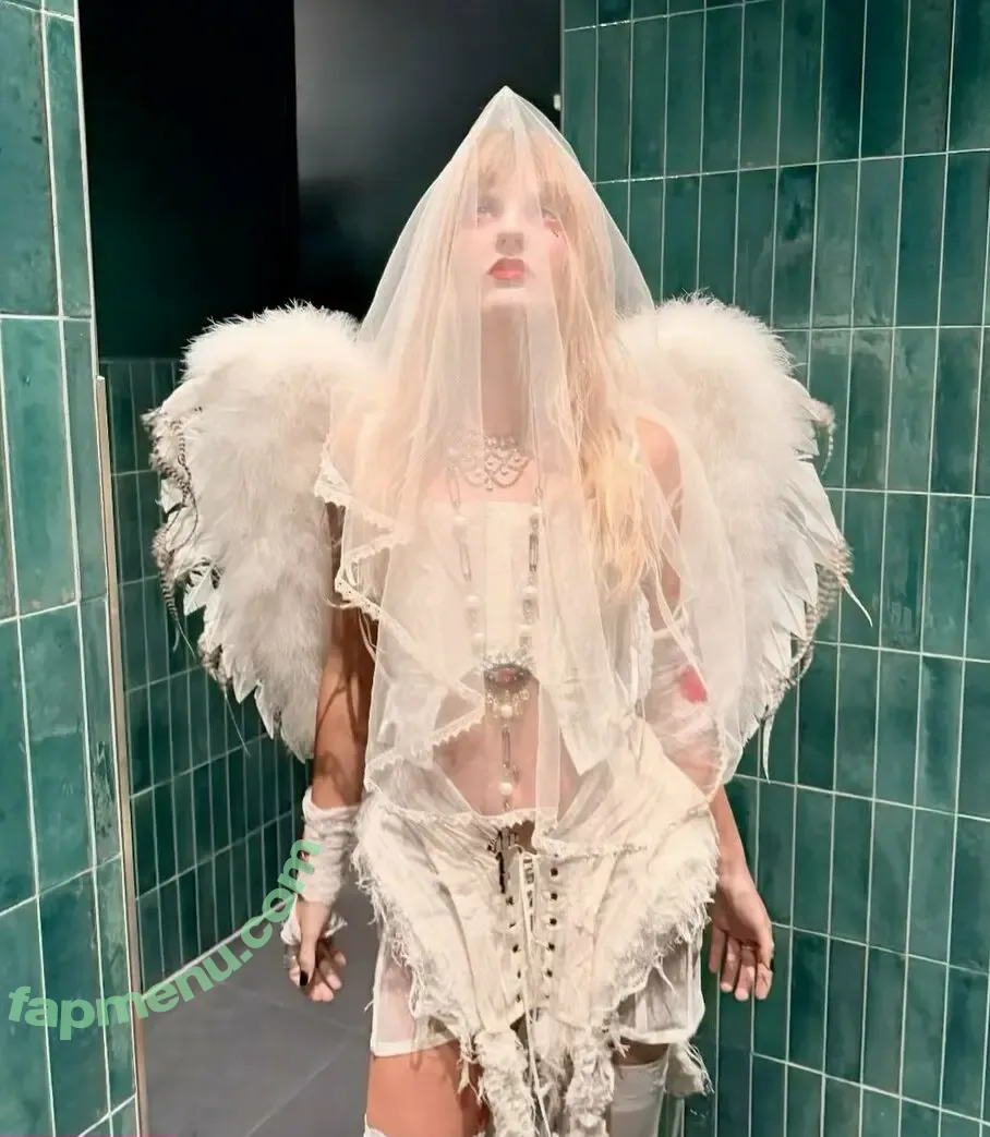 Victoria De Angelis nude photo #0952 (Maneskin bassist / vicdeangelis)