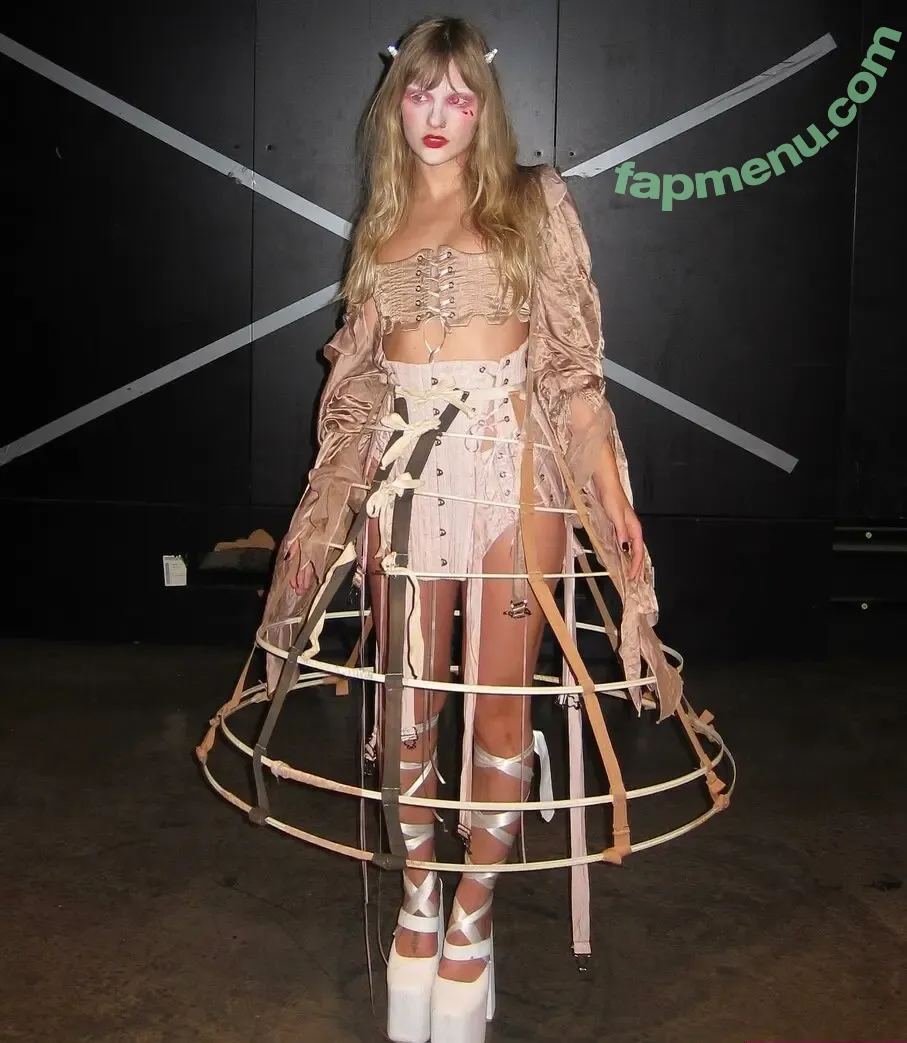 Victoria De Angelis nude photo #0954 (Maneskin bassist / vicdeangelis)