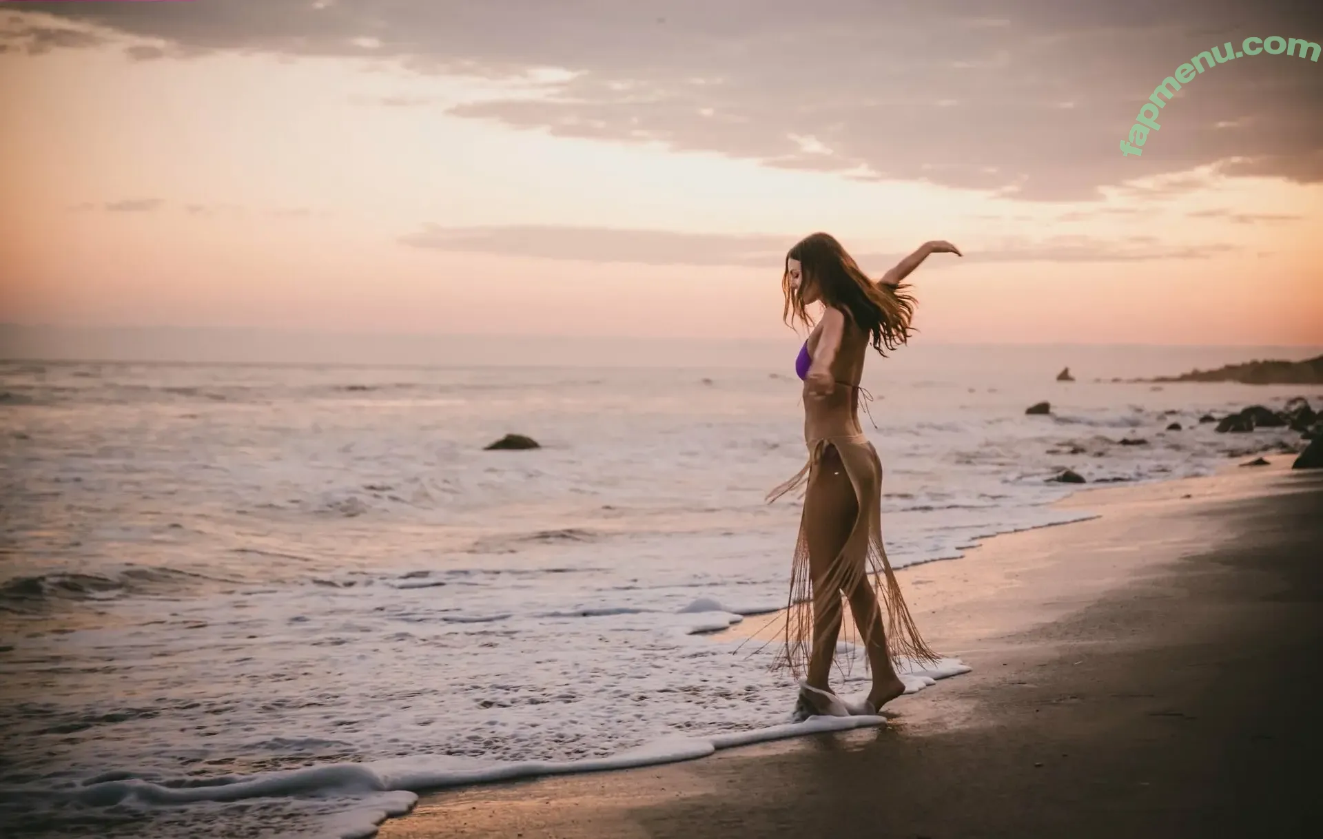 Victoria Justice nude photo #0914 (victoriajustice)