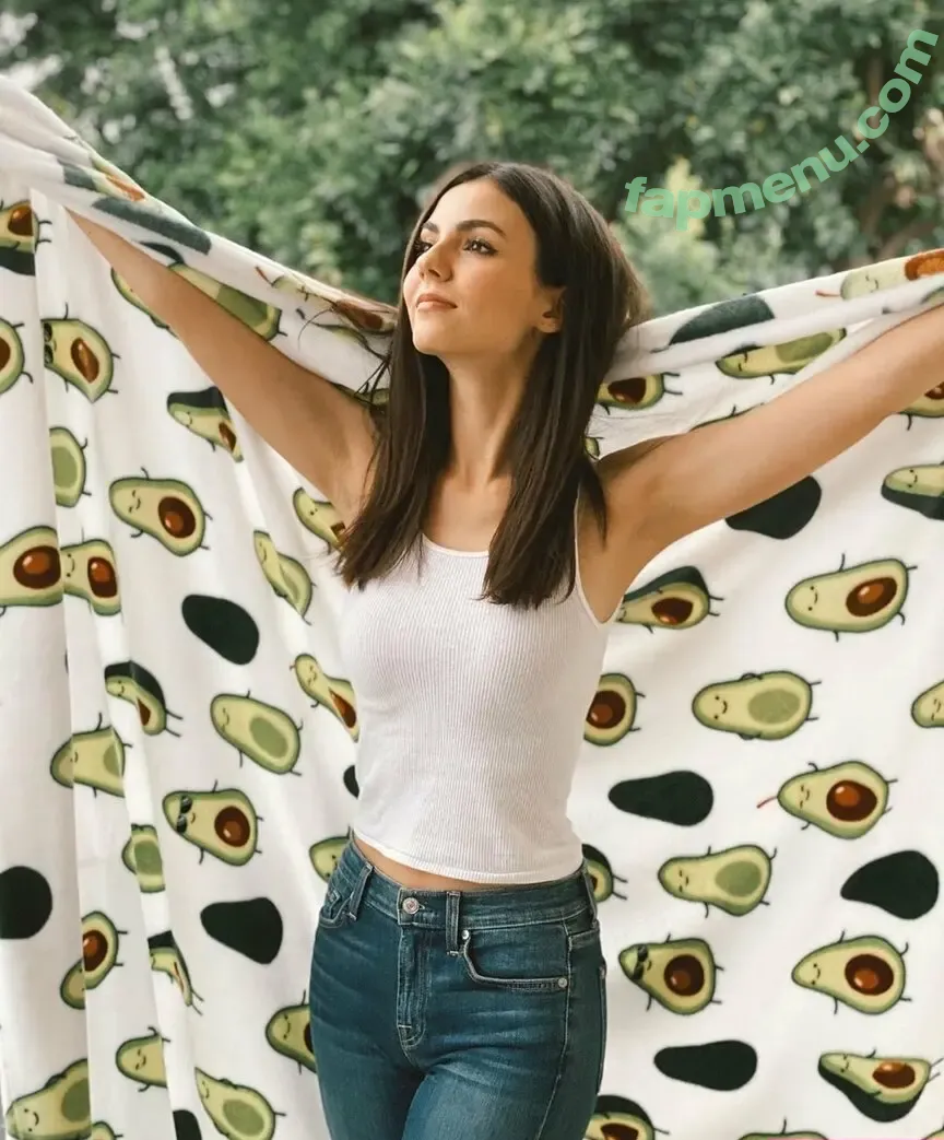 Victoria Justice nude photo #0934 (victoriajustice)