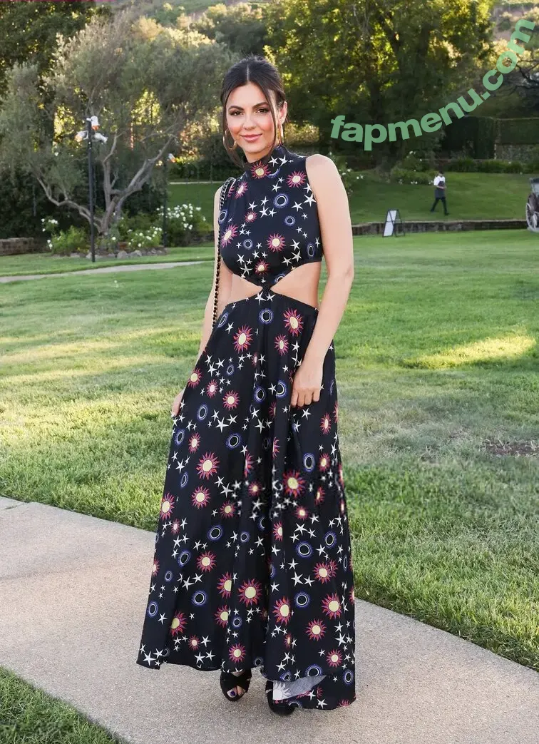 Victoria Justice nude photo #1010 (victoriajustice)