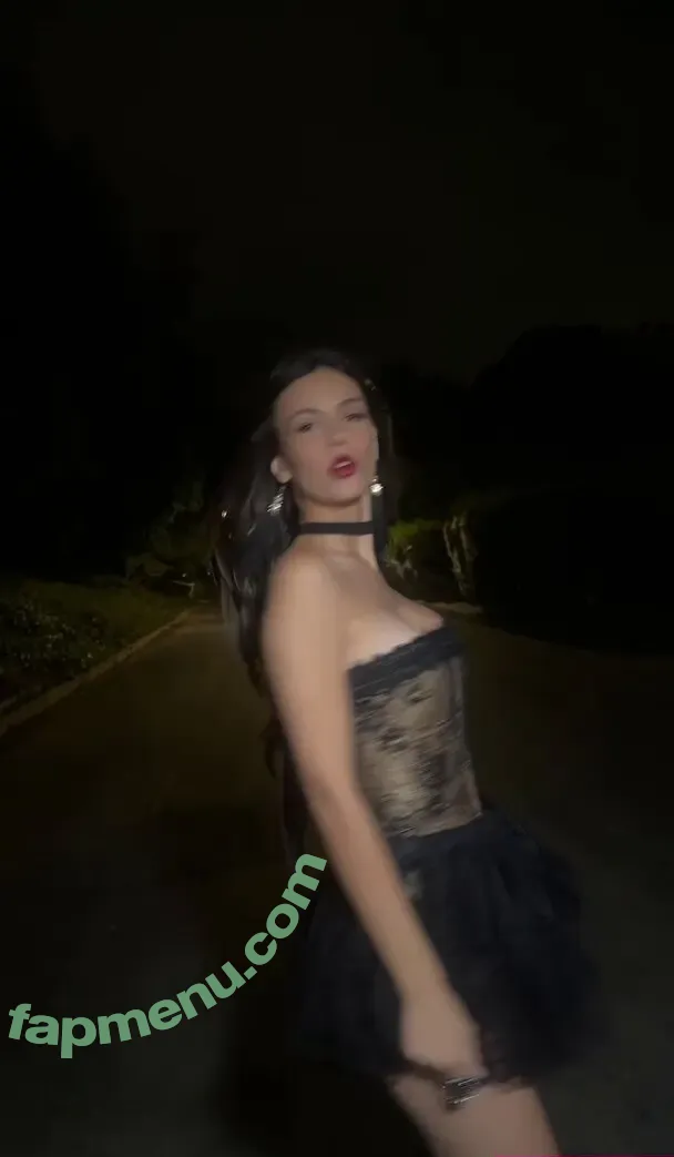 Victoria Justice nude photo #1135 (victoriajustice)