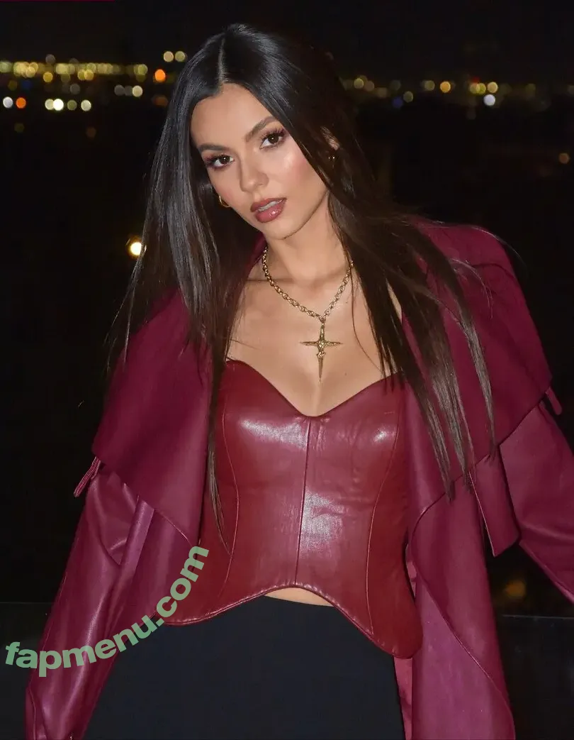 Victoria Justice nude photo #1320 (victoriajustice)