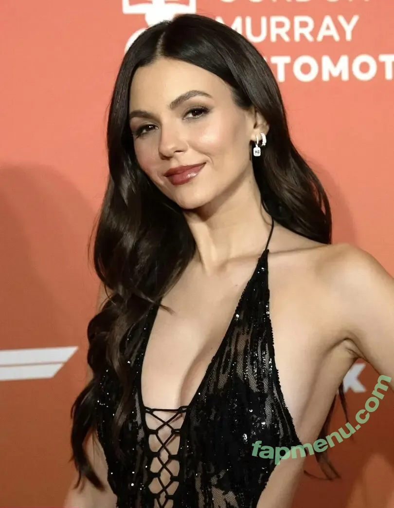 Victoria Justice nude photo #1392 (victoriajustice)
