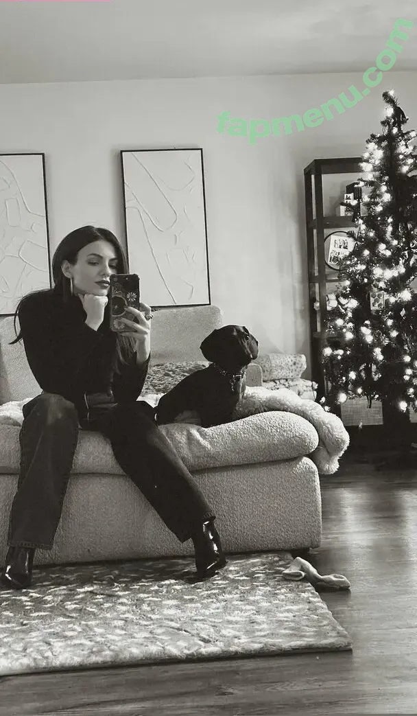 Victoria Justice nude photo #1459 (victoriajustice)