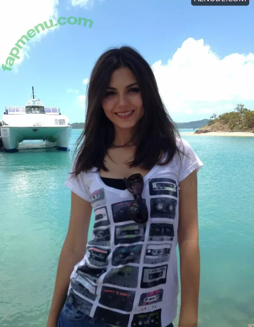 Victoria Justice nude photo #4039 (victoriajustice)