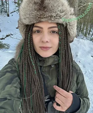 Victoria.Outside nude photo #0013