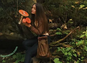 Victoria.Outside nude photo #0015