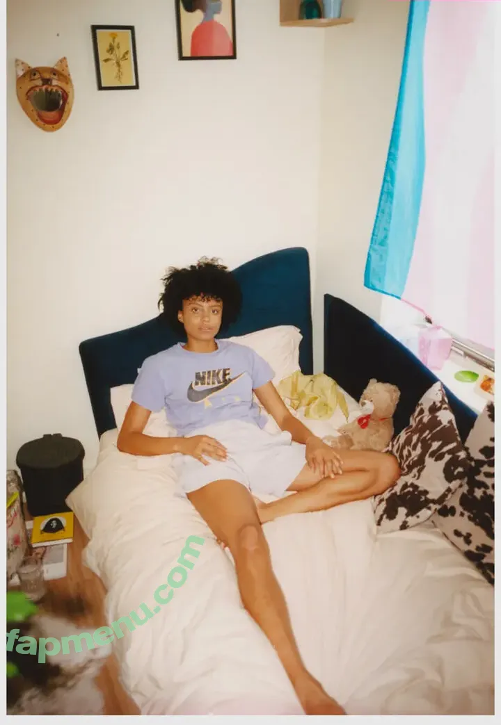 Victoria Simmons nude photo #0002 (Victoria Simmons)