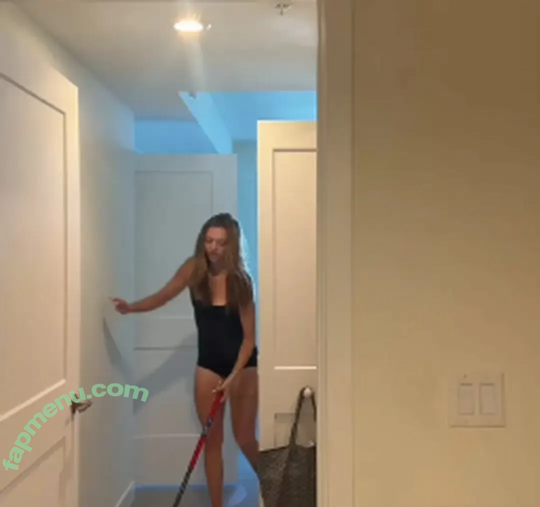 Victoria Waldrip nude photo #0006 (imwoahvicky / woahhvicky)