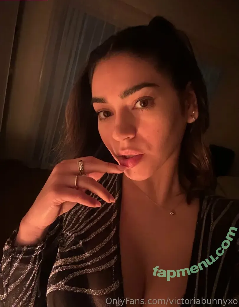 victoriabunnyxo nude photo #0024 (victoriavixo)