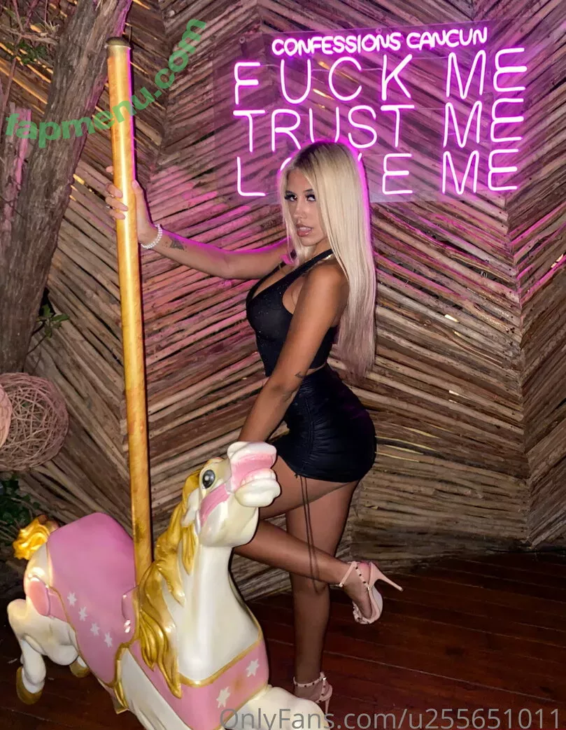 victoriagucci nude photo #0024 (victoriaguccilosio)