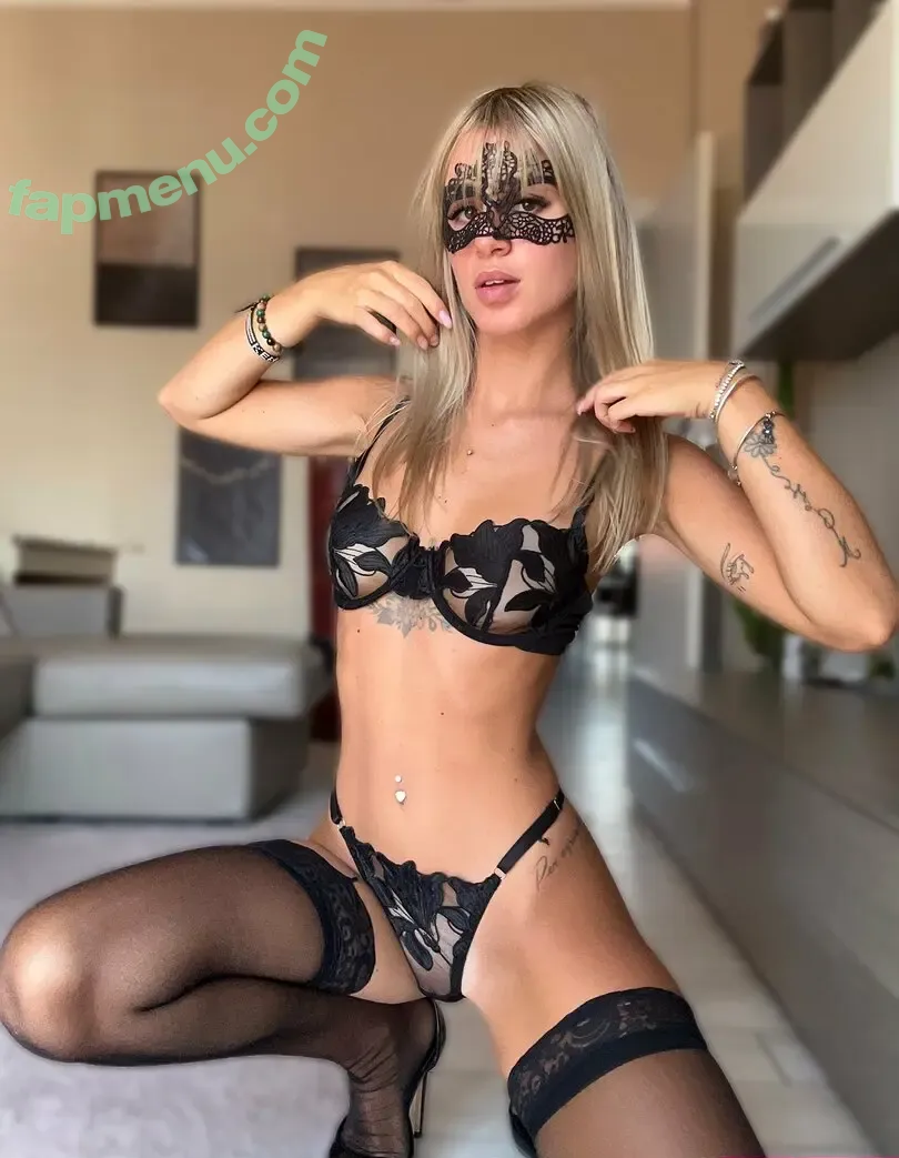 victorialeone nude photo #0011 (victorialeone413)