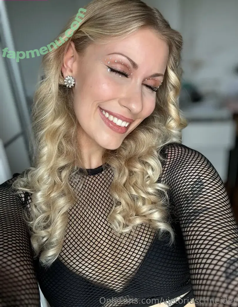 victoriaschneider nude photo #0018 (govictoria)