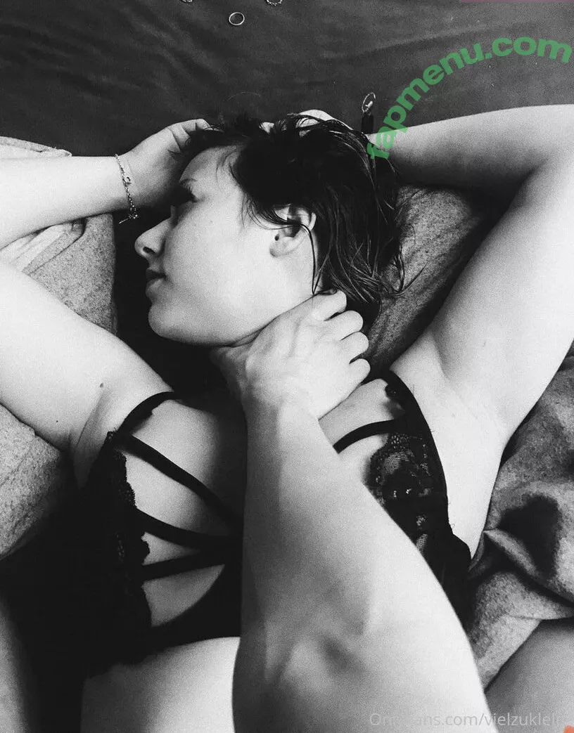 Vielzuklein_ nude photo #0025 (laurachesnok / vielzuklein / vielzuklein-)