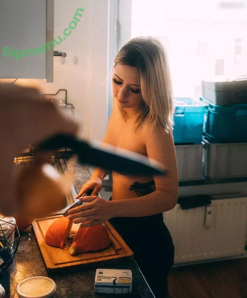 Vielzuklein_ nude photo #0071 (laurachesnok / vielzuklein / vielzuklein-)