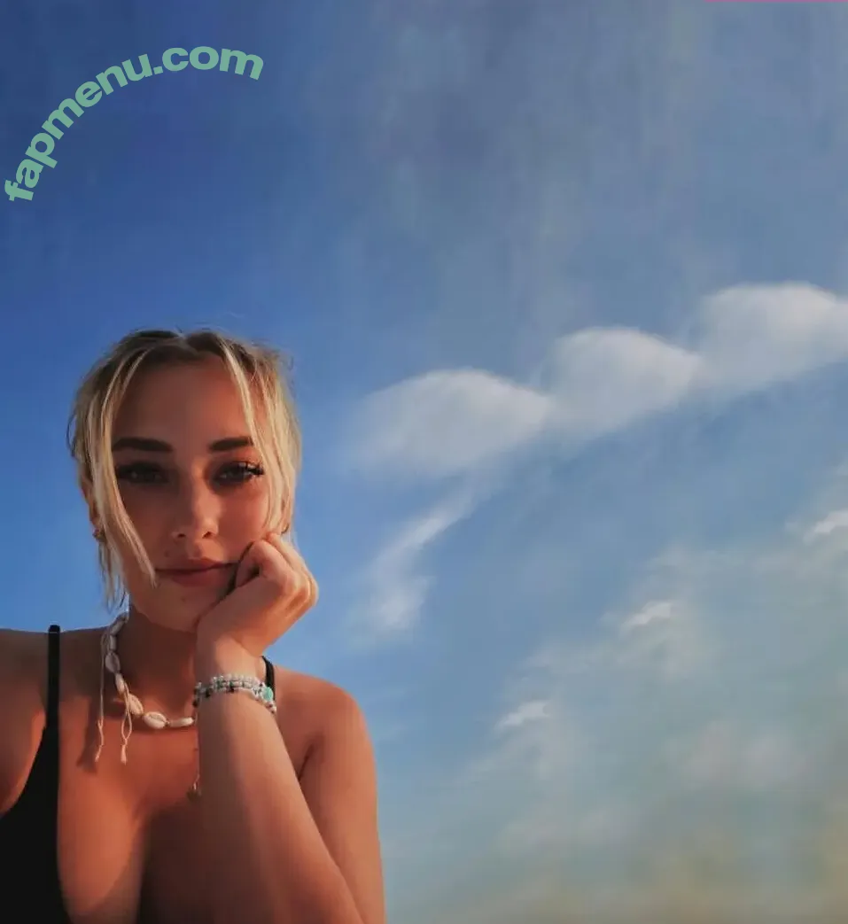 Vielzuklein nude photo #0005 (laurachesnok)