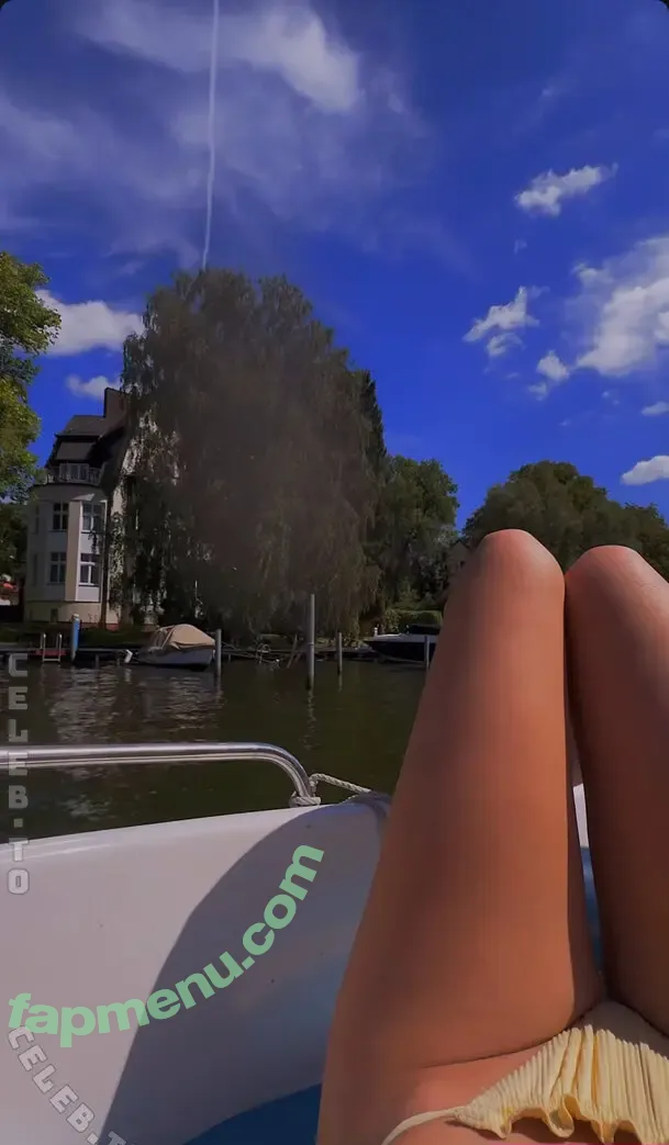 Vielzuklein nude photo #0015 (prv.laury)