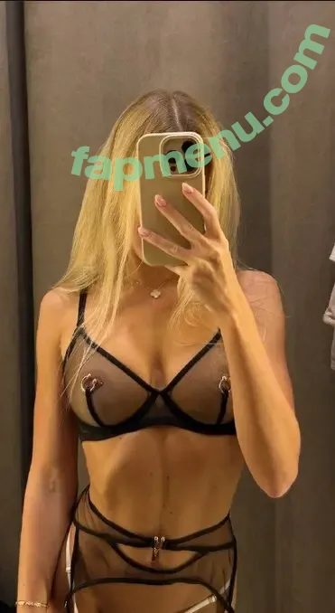 viki_doux nude photo #0379 (viki_doux)