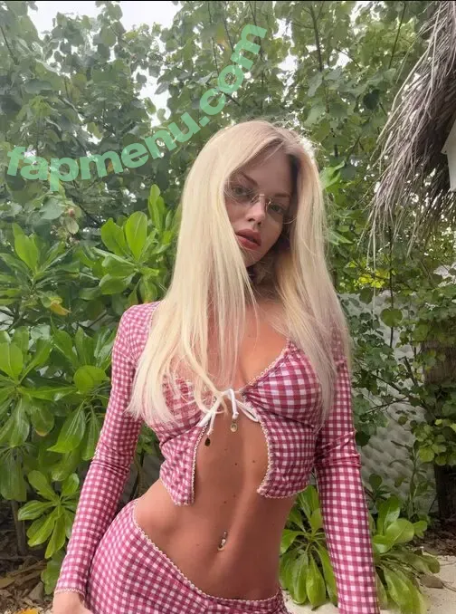 viki_doux nude photo #0404 (viki_doux)