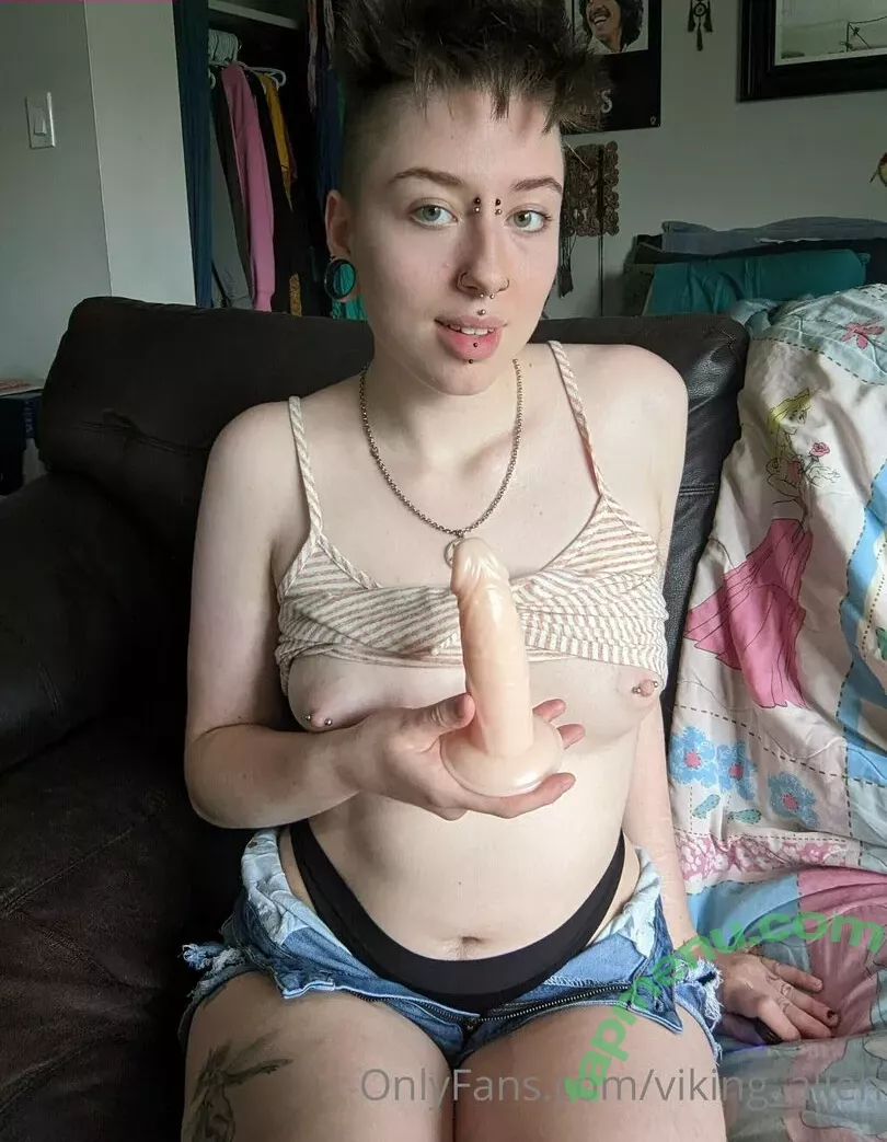 viking_alien nude photo #0008 (vikingalien)