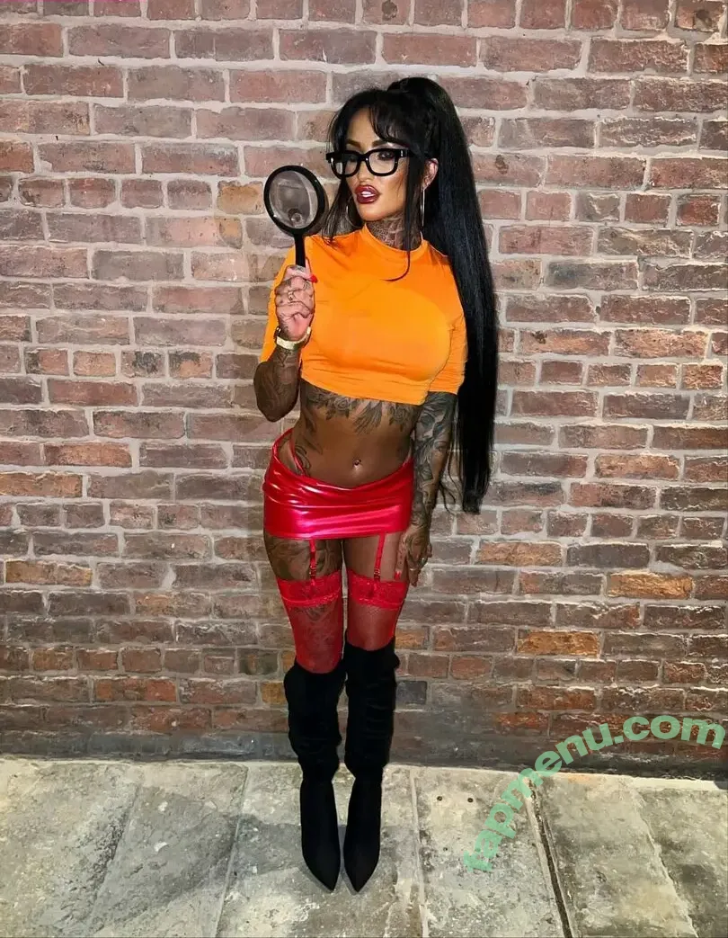 Vikki Blendell nude photo #0029 (vblendell / vbwardrobe)