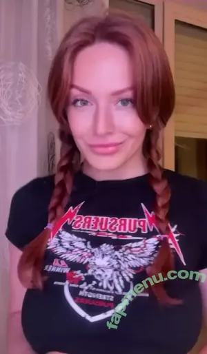 vikki.viii / iamvikkile nude photo #0002