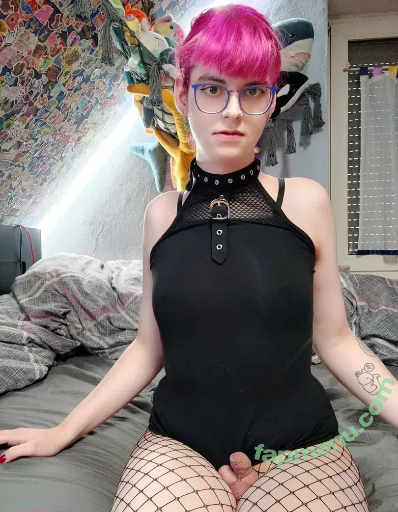 vikkythewhich nude photo #0019 (vikkythewhich)