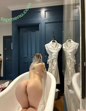 Vikkzy nude photo #0019