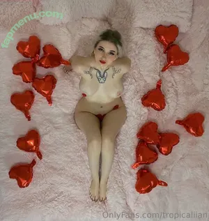 Vikkzy nude photo #0383
