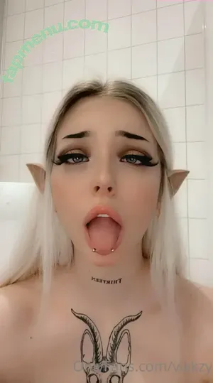 Vikkzy nude photo #0528
