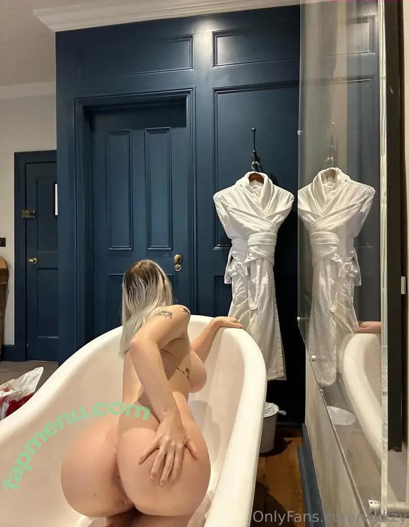 Vikkzy nude photo #0034 (Vikkzy)