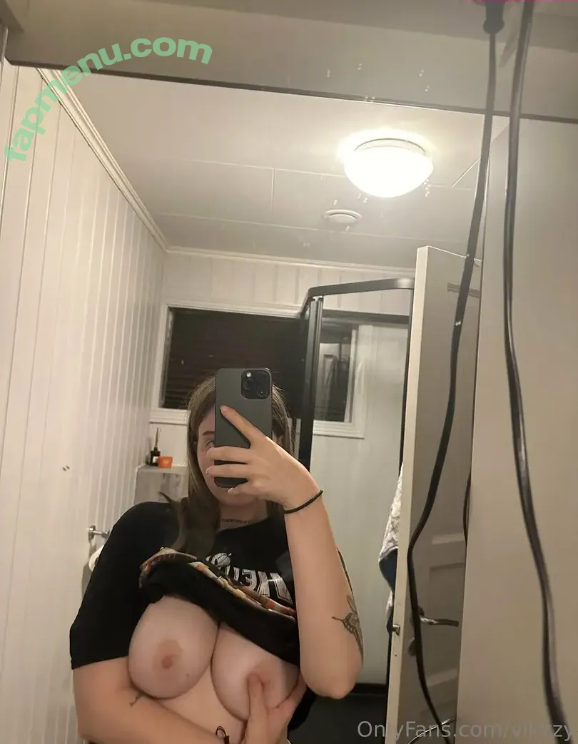 Vikkzy nude photo #0096 (Vikkzy)