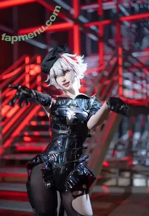 Vikuli / ViKU猫梨梨 / Viku_Li / favoritelittlesecret nude photo #0012