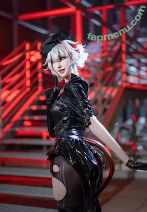 Vikuli / ViKU猫梨梨 / Viku_Li / favoritelittlesecret nude photo #0013