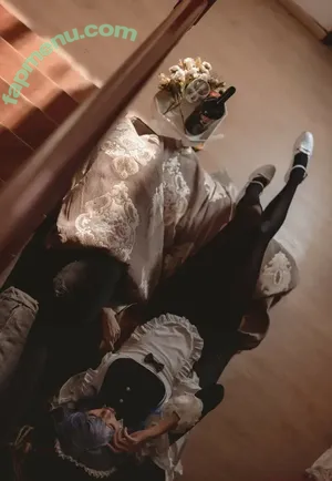 Vikuli / ViKU猫梨梨 / Viku_Li / favoritelittlesecret nude photo #0032