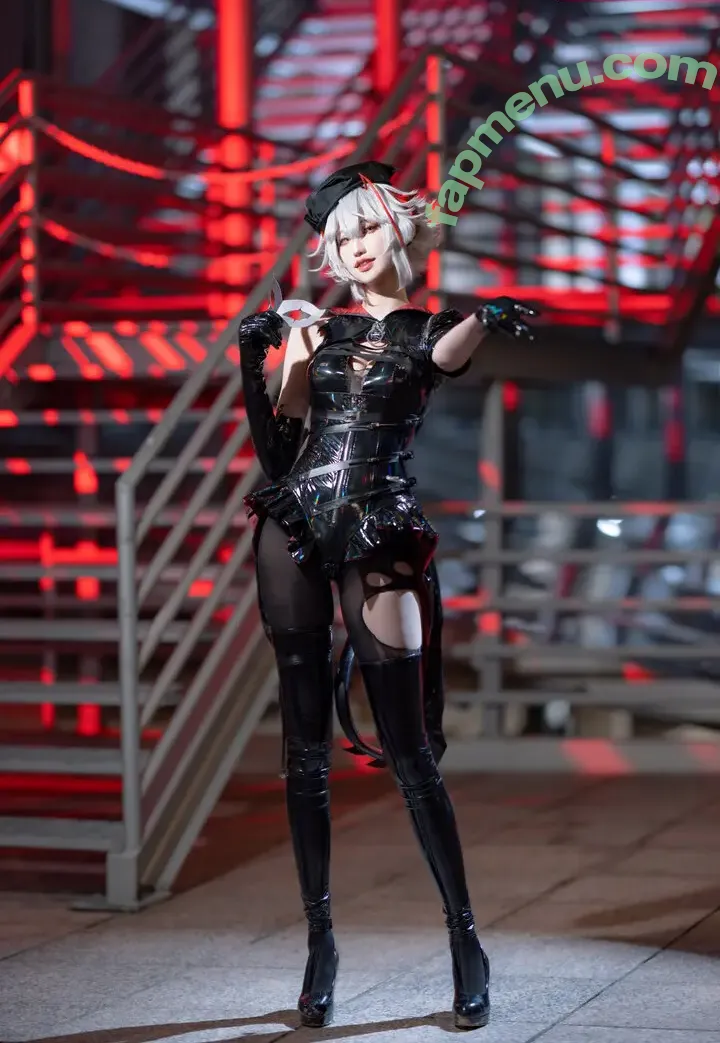 Vikuli nude photo #0007 (ViKU猫梨梨 / Viku_Li / favoritelittlesecret)