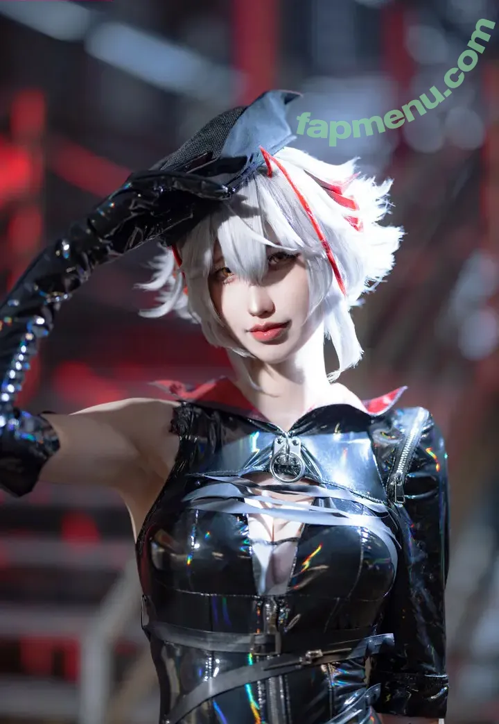 Vikuli nude photo #0009 (ViKU猫梨梨 / Viku_Li / favoritelittlesecret)