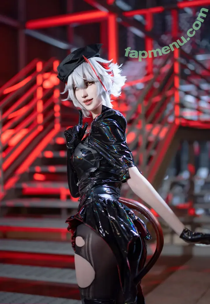 Vikuli nude photo #0013 (ViKU猫梨梨 / Viku_Li / favoritelittlesecret)